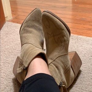 Matisse block heel bootie